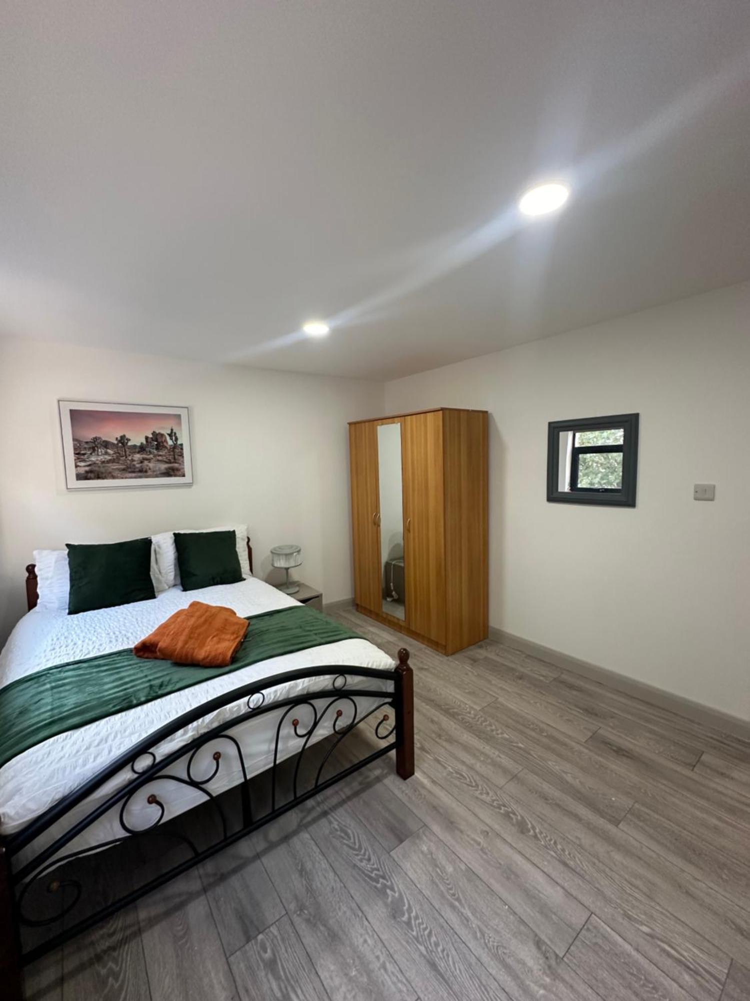 Modern 3 Bedroom With 2 Bathroom In Appartamento Londra