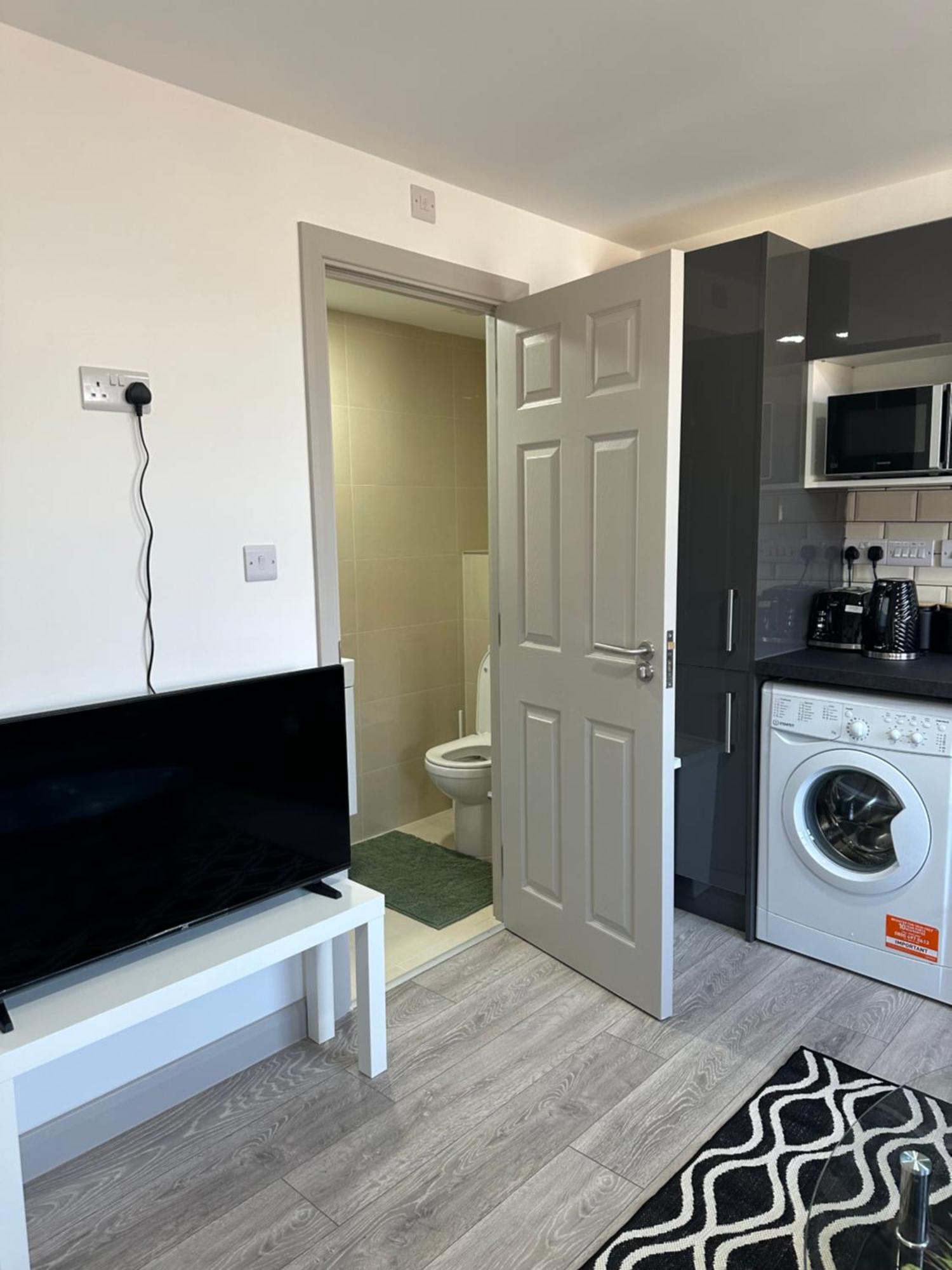 Modern 3 Bedroom With 2 Bathroom In * Londra