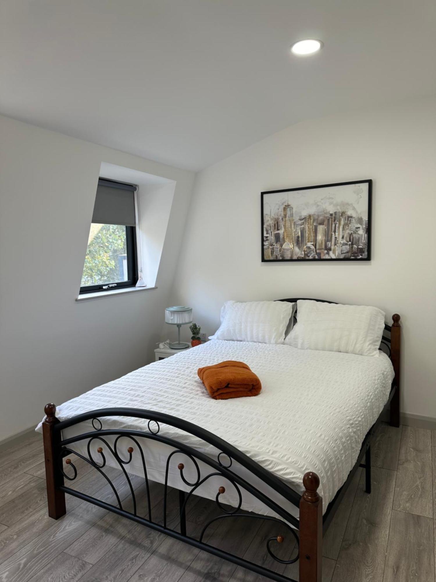 Modern 3 Bedroom With 2 Bathroom In Appartamento