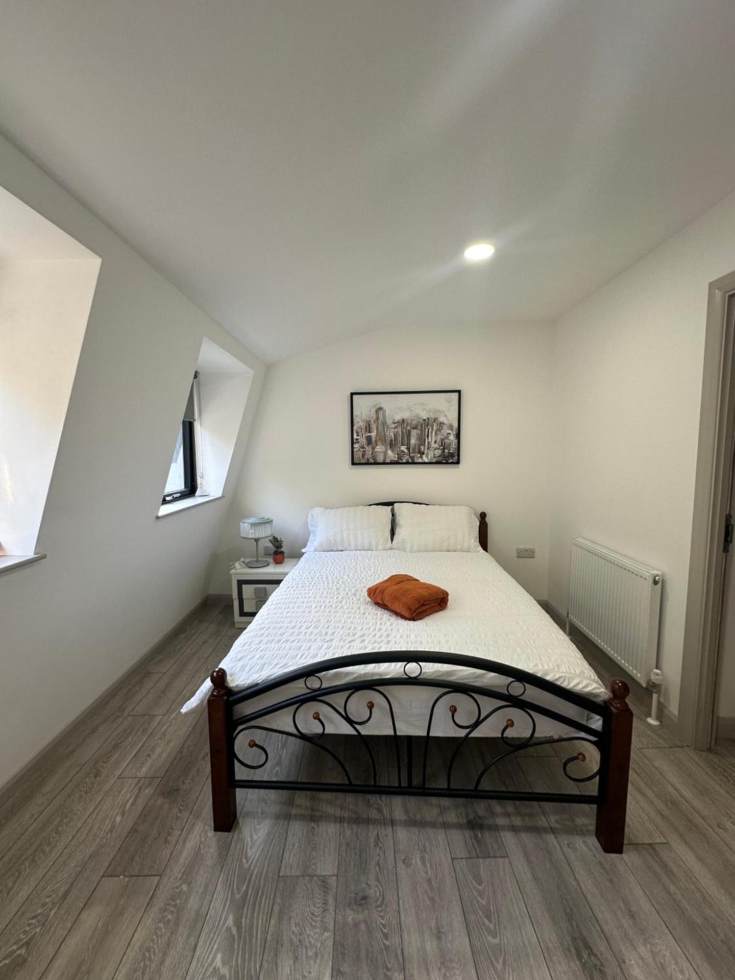 Modern 3 Bedroom With 2 Bathroom In Appartamento