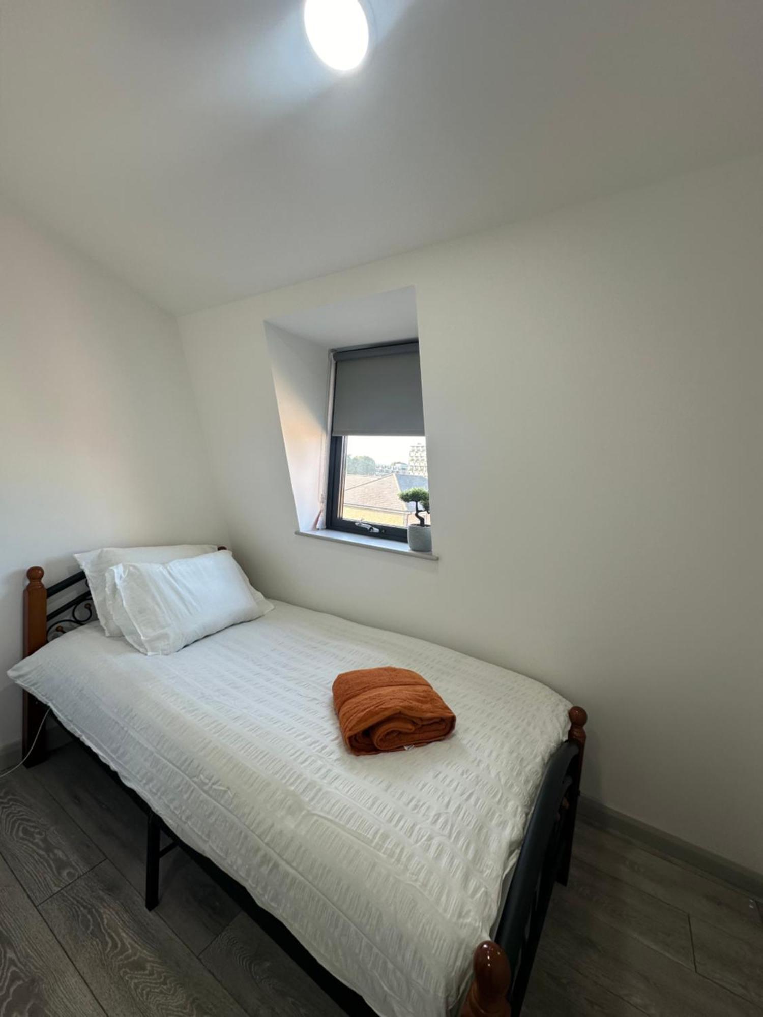 Modern 3 Bedroom With 2 Bathroom In Appartamento *