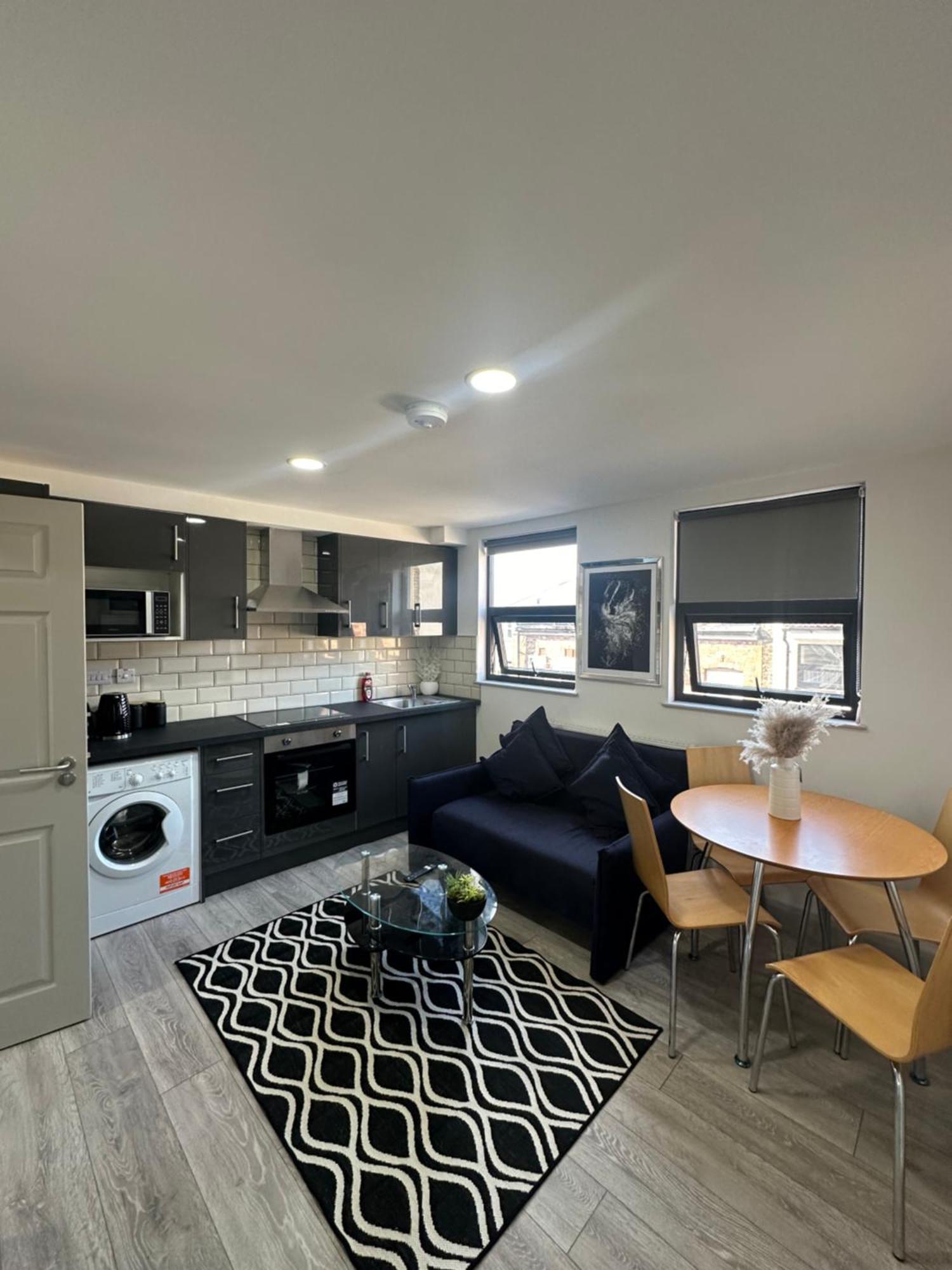Modern 3 Bedroom With 2 Bathroom In * Londra